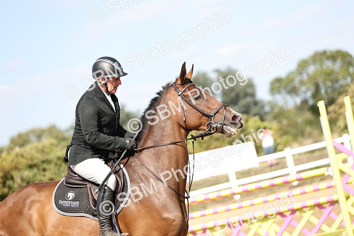 SBM_005122 - Class 6 = Senior Newcomers - 1.10m Open