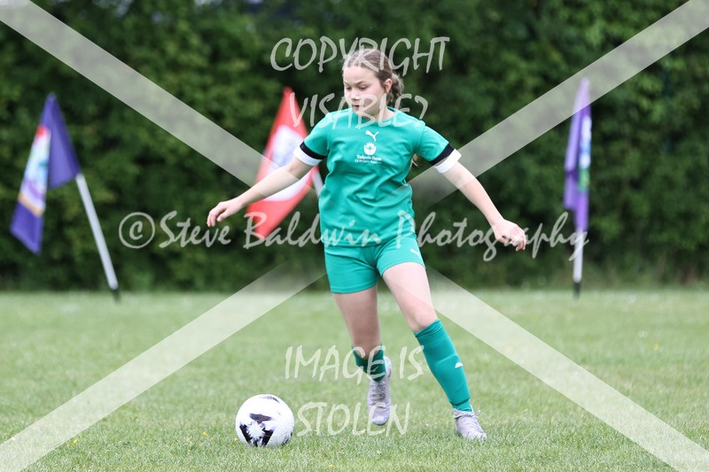 1DX31991 - Covingham Park V Tadpole Farm