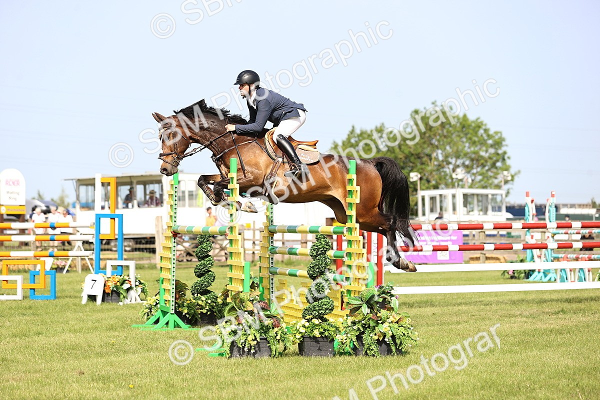 SBM_01487 - Class 200 - Martin Grant Homes Welcome Stakes 1.25m Open