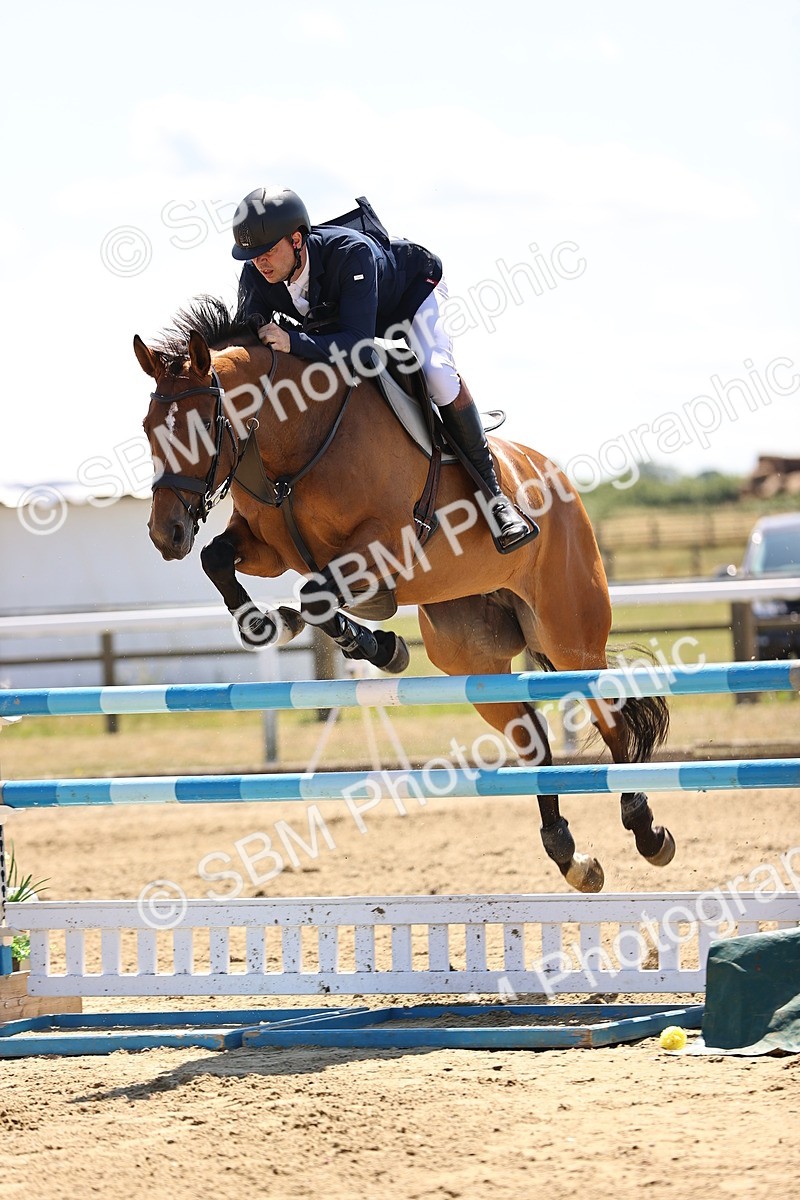 SBM_014828 - Class 15 - Senior Newcomers - 1.10m Open