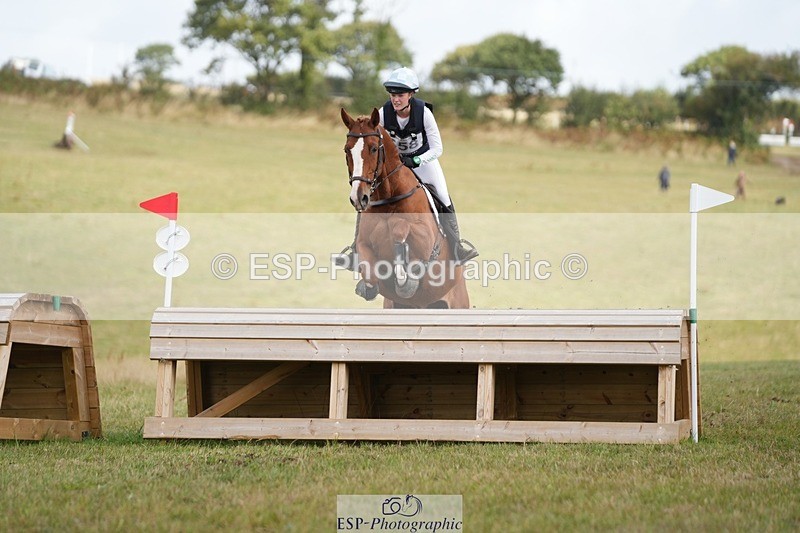 250831-104551-05686 - L-558-Lucy.Davies