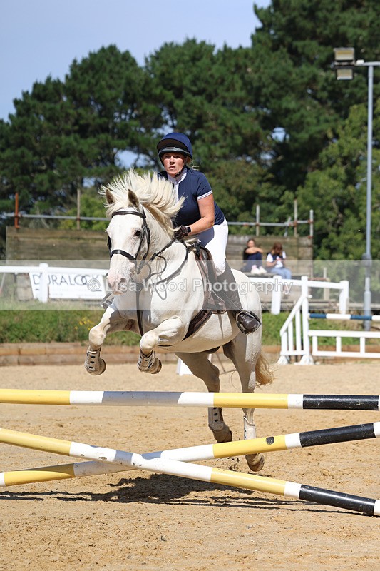 3E7A1340 - Class 9: 80cm Senior