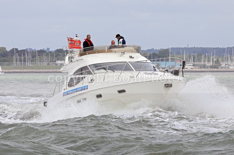 170727 MARINE-MATTERS - SEALINE 425 RTI_8177_Ed - Flybridge Cruisers