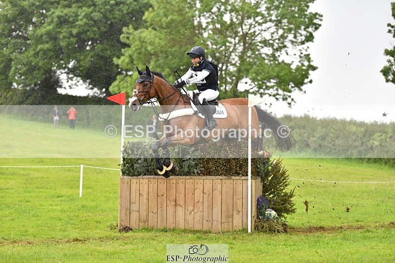 240526-134036-22611 - 520-LONDON_52-Laura_Collett