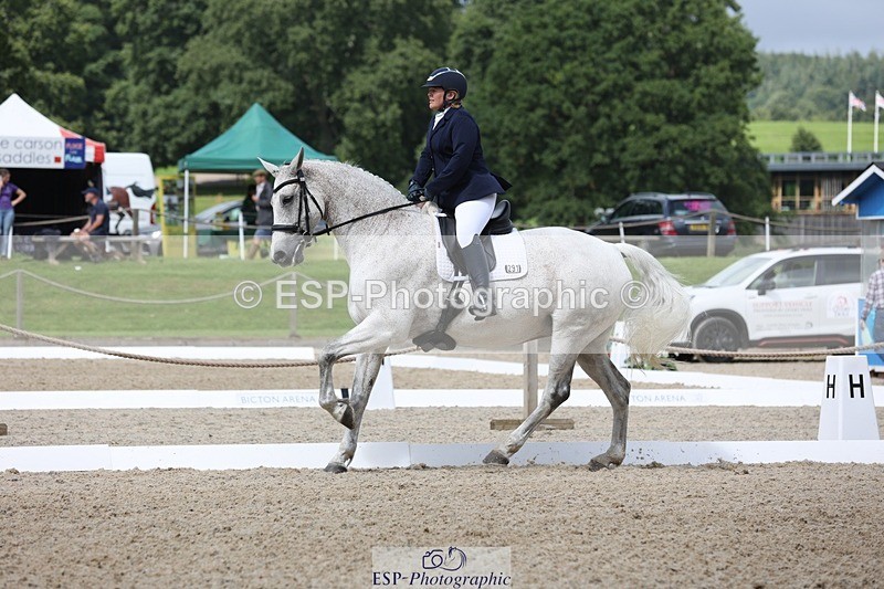 230812-114433-03848 - Cls 5 Novice Bronze 11.15 to 12.50 break