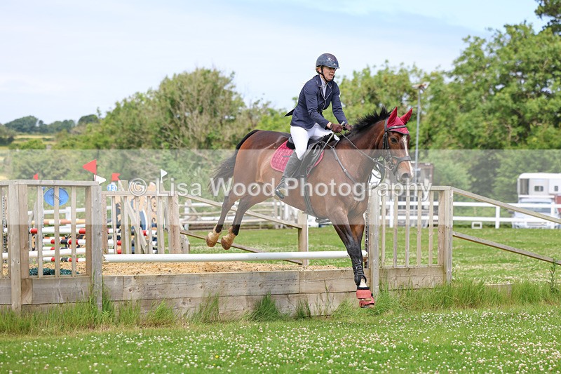 3E7A3572 - Class 6: Hawkins Motors Senior 1.00m Derby