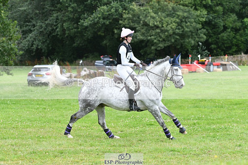 240804-130804-13698 - 457-Lydia_Stuart-SAUNDERSCOURT_FURISTOS