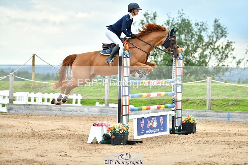 230720A-151735-03792 - Cls 9, 2 Star Big 1.40m Start to break