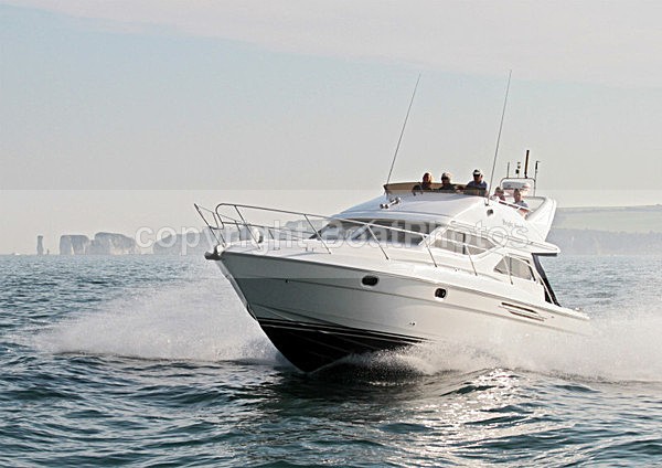 111001 BRIGHT ANGEL IMG_2154 - Flybridge Cruisers