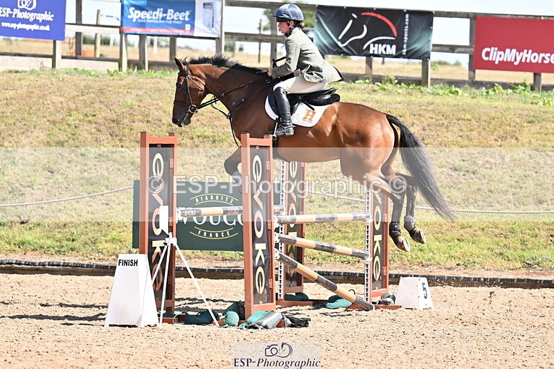 250827B-132219-00543 - Cls 4 Snr Newcomers 1.10m