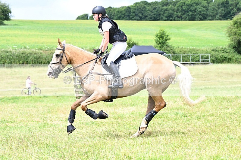 240630X-121524-6798 - 365-Emily_Banfield-CHAMPAGNE_PLEASE