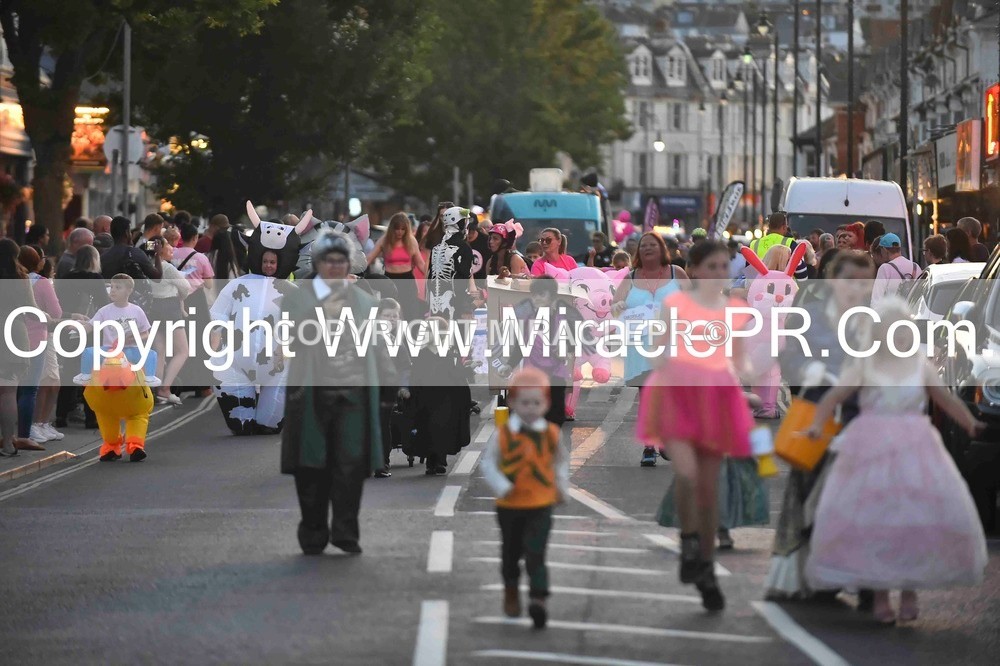 SH4_4026 - Carnival Procession.
