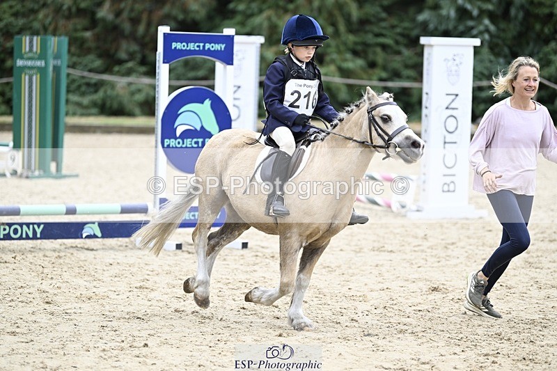 250820A-130301-06854 - Round 1, Start to 1.30pm Break