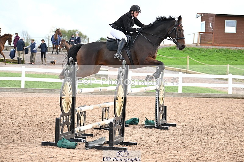 241023A-135256-00916 - Cls 4 Newcomers and 1.10m Open