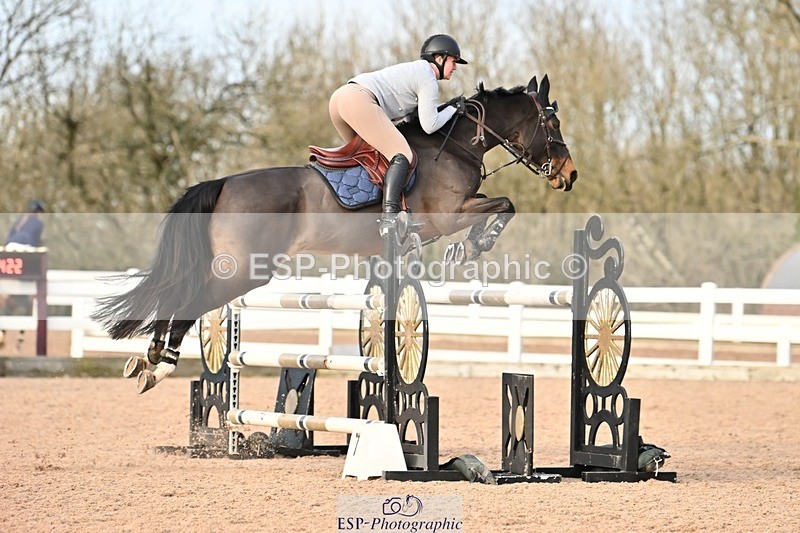 241208-140442-01872 - Cls 22 Foxhunter and 1.20m Open