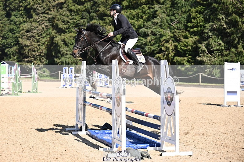 260321A-131112-00725 - 5 Newcomers 1m 10