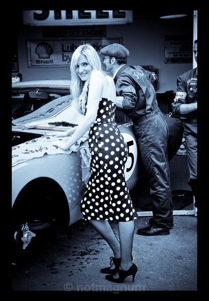 Shell babe and Ferrari GTO 250 Lusso - PHOEBE