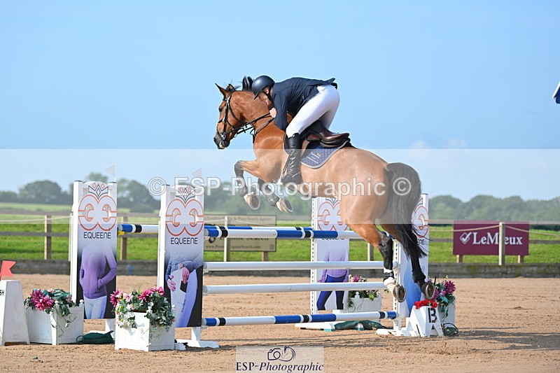 230721A-090345-04851 - Cls 2, 2 Star Small 1.30m