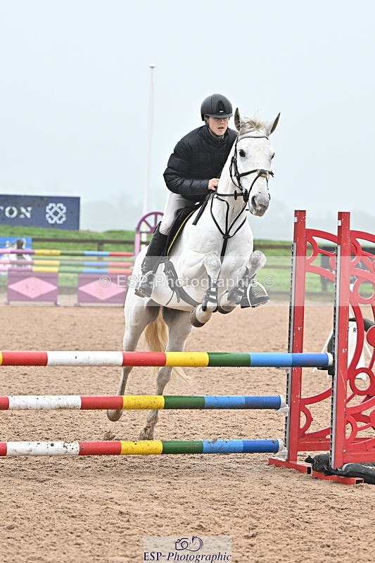 241103A-111504-06946 - SUN Cls 18 British Novice and 90cm Open