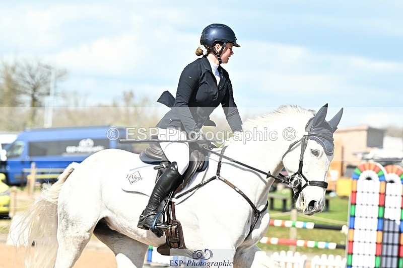250416-150326-01582 - Cls 6 Foxhunter and 1.20m