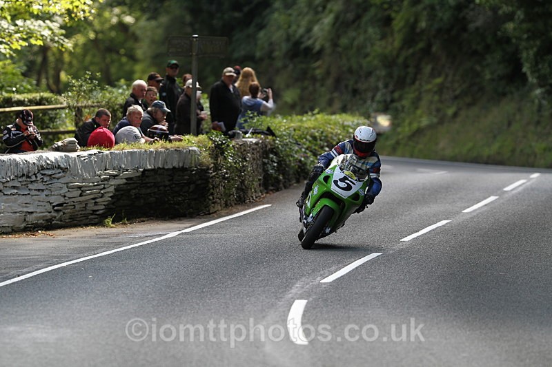 FOM_1008 - Classic TT Lap of honour