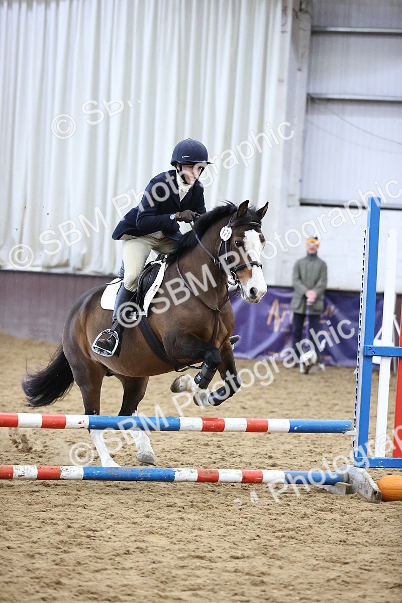 SBM_001165 - Class 3 - Horse & Hound 60cm