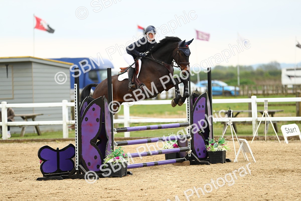 SBM_000556 - Class 2 - Senior British Novice 90cm