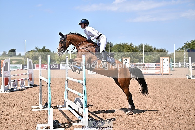 260812-125426-00530 - Cls 6 Foxhunter and 1.20m