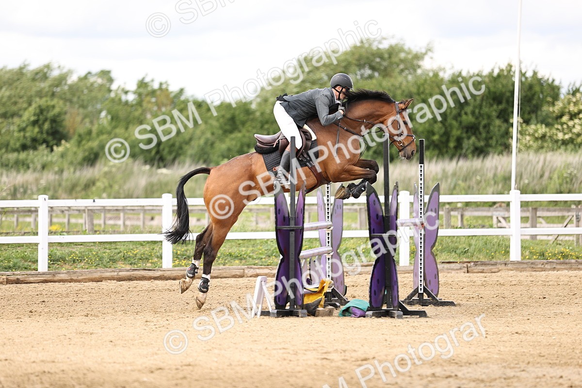 SBM_003069 - Class 11 - Senior Newcomers - 1.10m