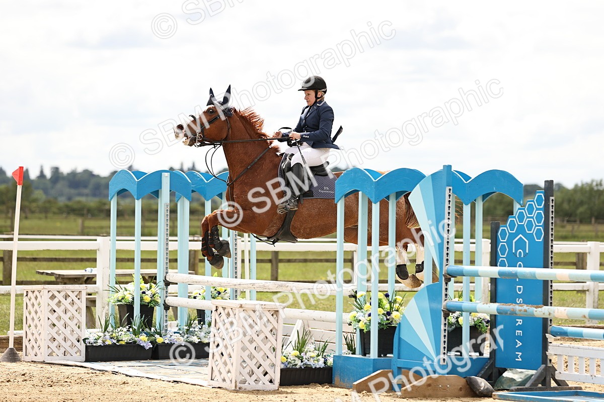 SBM_003289 - Class 11 - Senior Newcomers - 1.10m