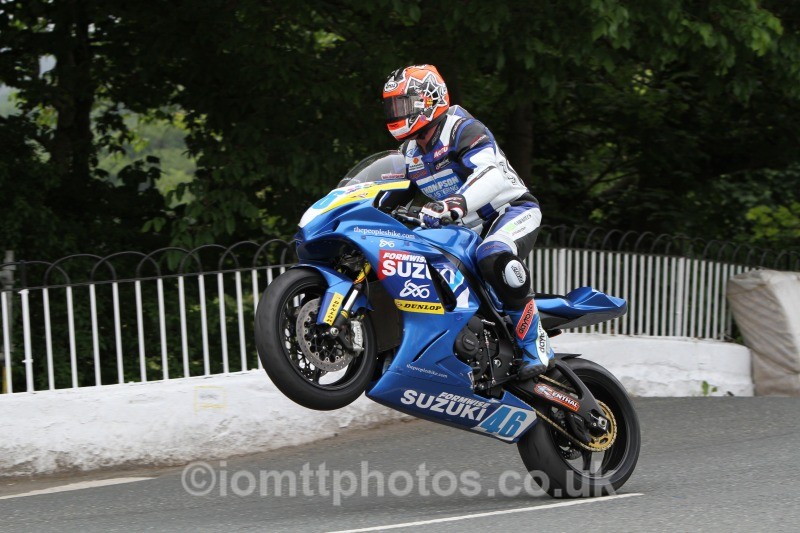 Stephen Thompson Suzuki / Thepeoplesbike.com/formwise - Monster Energy Supersport Race 2
