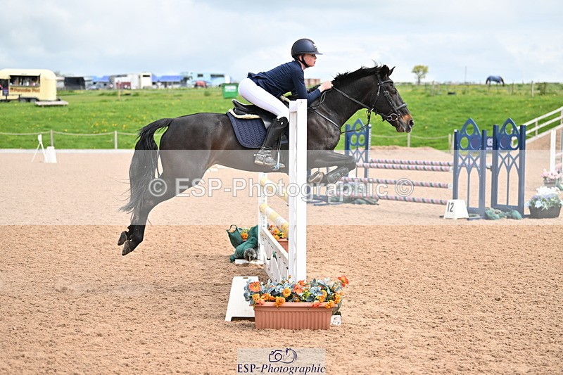 240506A-115005-08627 - Cls 4 Blue Chip Pony Newcomers & 1m Open
