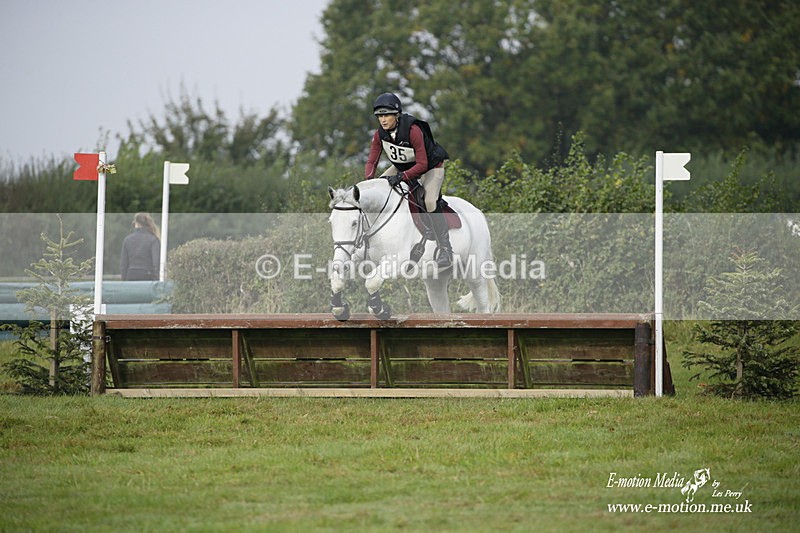 WWHT 171021 0235 - Novice Restricted (0.80m)  17/10/21