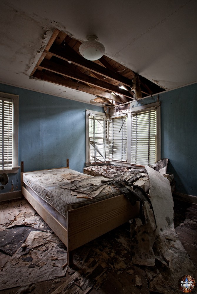 Harmony House Resort - Photographs by Matthew Christopher Murray of Abandoned America
