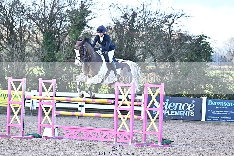 251203-131500-00654 - Cls 4 Newcomers and 1.10m Open