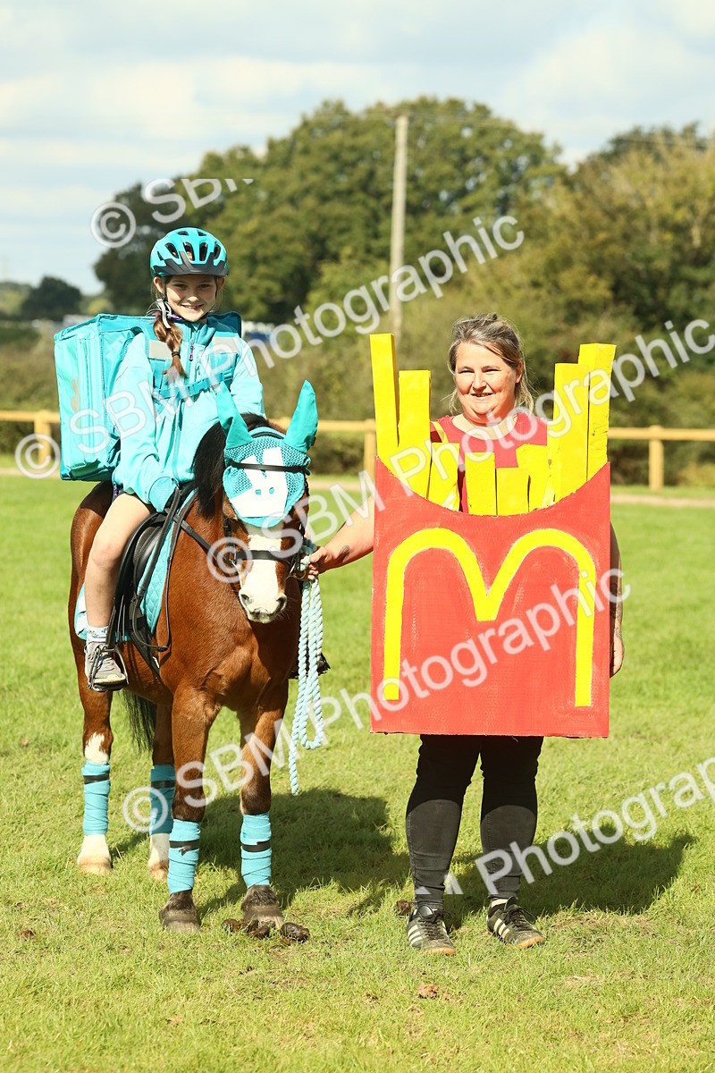 SBM_63522 - S35 - Fancy Dress Showing