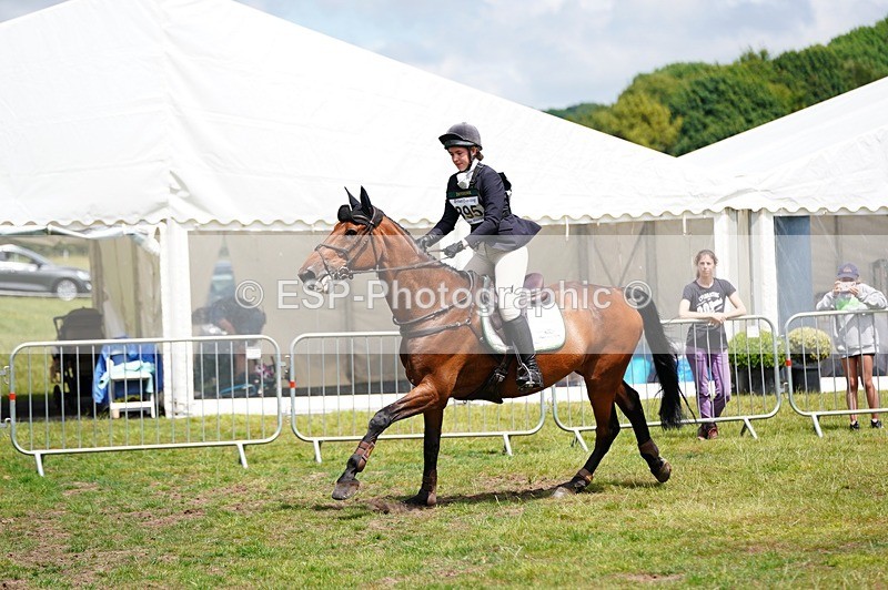 240630X-122516-8233 - 395-Tilly_Swanton-QUINTUS_GRANDIA_Z