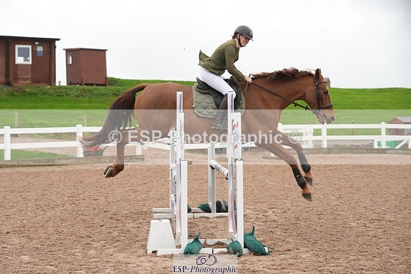 251109-085430-03108 - Cls 15 British Novice and 90cm Open