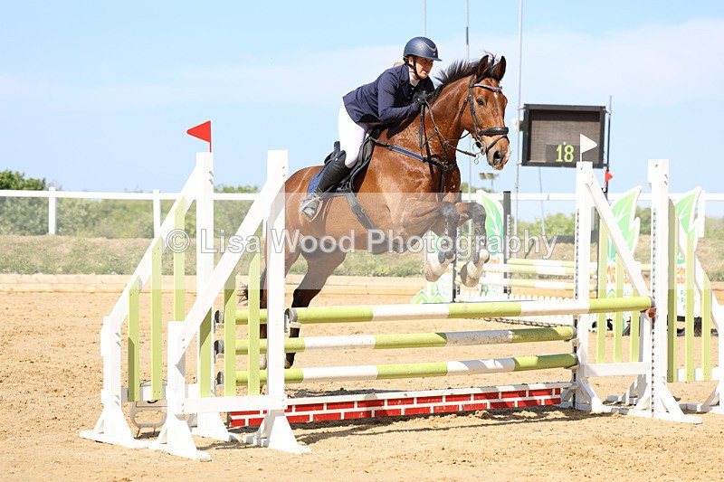 3E7A5619 - Class 4: Senior BN/90cm open