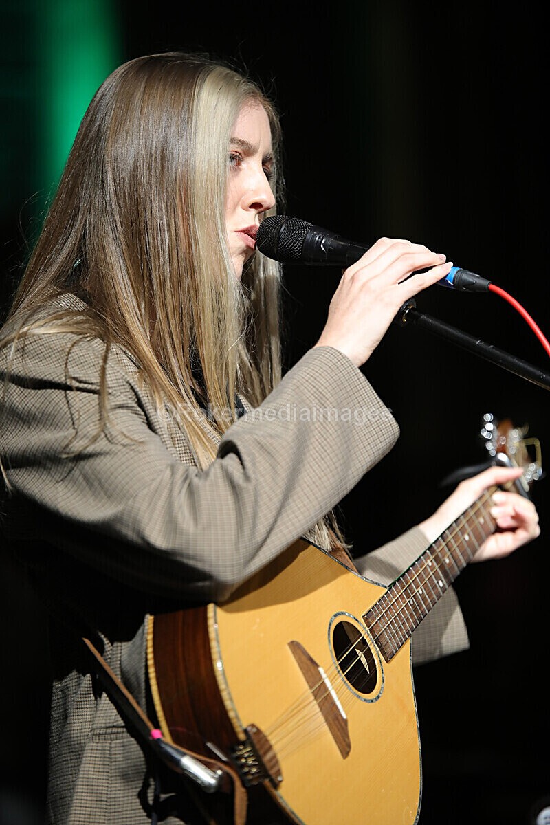 FOLK N BLUES-737 - FOLK and BLUES SEPT 2022