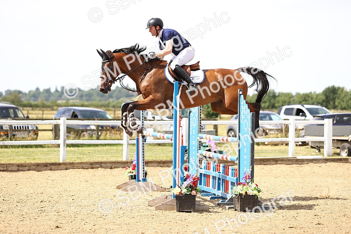 SBM_000587 - Class 15 - Redpost Equestian Senior Foxhunter - 1.20m