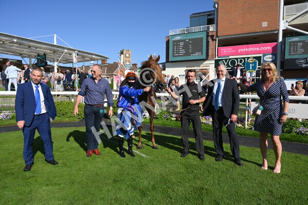 yr12062021r7-42 - Race 7 5.25pm Sky Bet Stakes