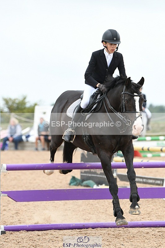 250807-111704-00561 - 90cm Round 1