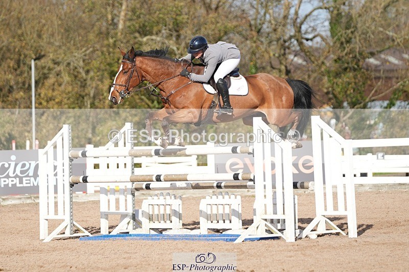 251108-131858-02697 - Cls 13 Foxhunter and 1.20m Open