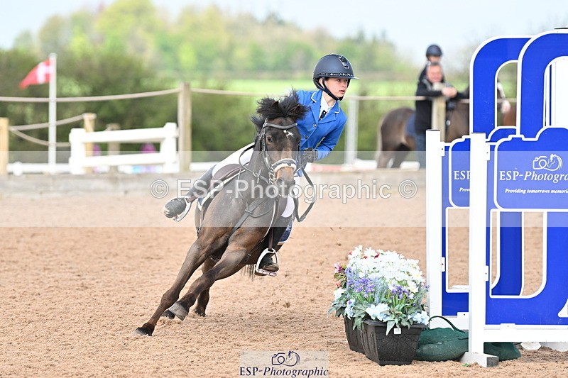 240506A-110700-08405 - Cls 3  Pony Discovery & 90cm Open