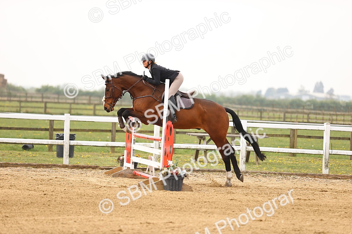  - Class 15 - Senior British novice - 90cm