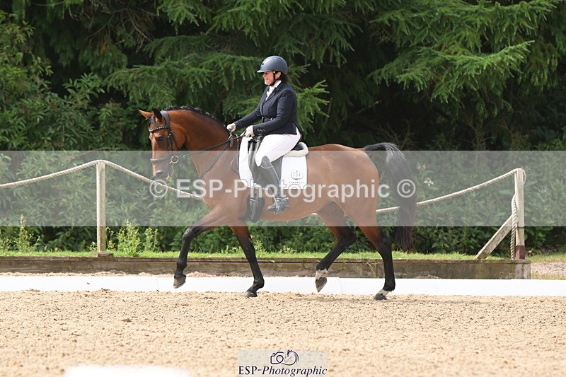 250719A-105058-04061 - 134-Carly.Moore-Taylors.Park.De'.Debutant