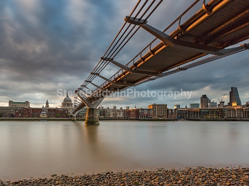Last Light on the Thames:125E - London
