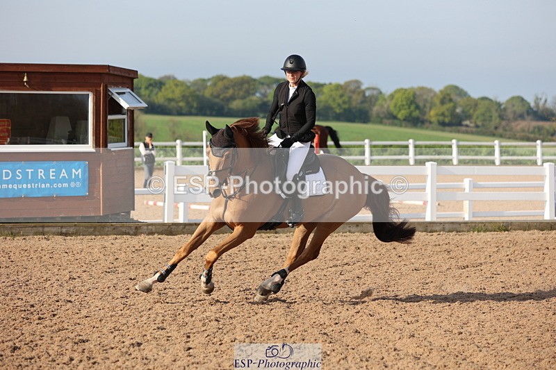 240510A-081106-04111 - Cls 13 British Novice and 90cm Open