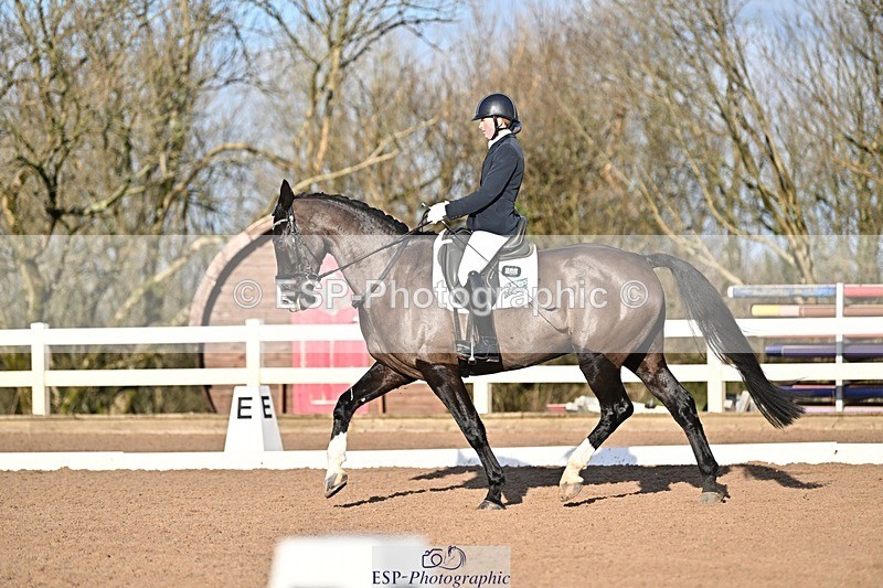 241214-110931-01308 - 144-Natasha.Rumble-Week.Orchard.Leo